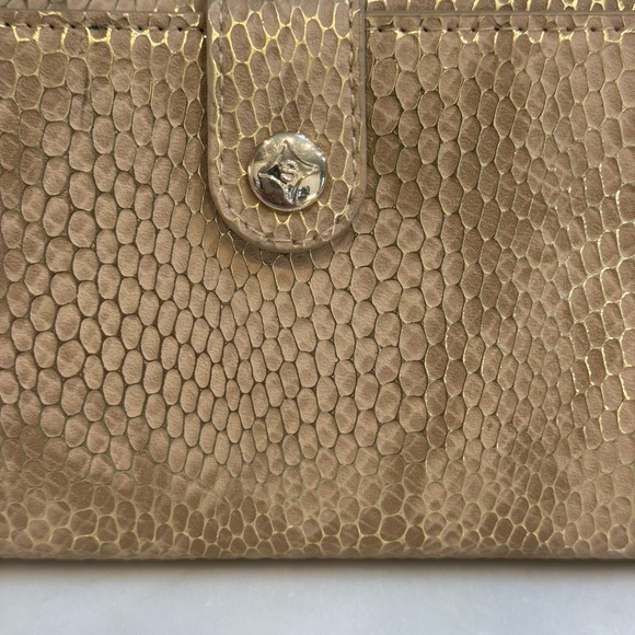 💛 NWOT STEPHANIE JOHNSON GOLD SNAKESKIN PHONE WRISTLET! - Picture 2 of 7